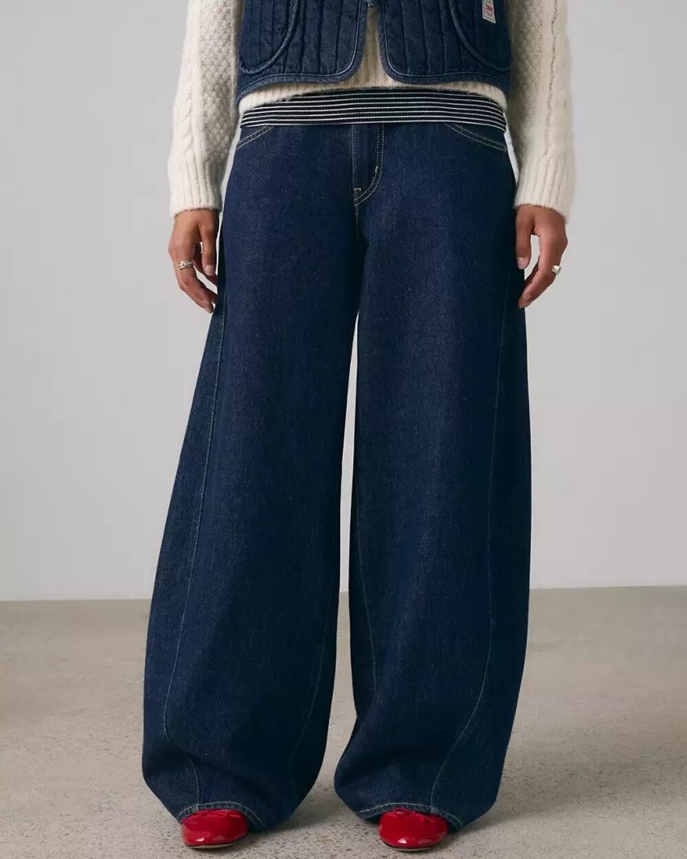 Levi’s Super Baggy Barrel Dark Wash Denim Jean Women’s 25x30 MSRP $110